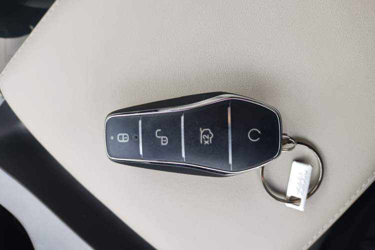 Used BYD Yuan UP 2025 Intelligent Driving Version 401 km Beyond-Range Edition