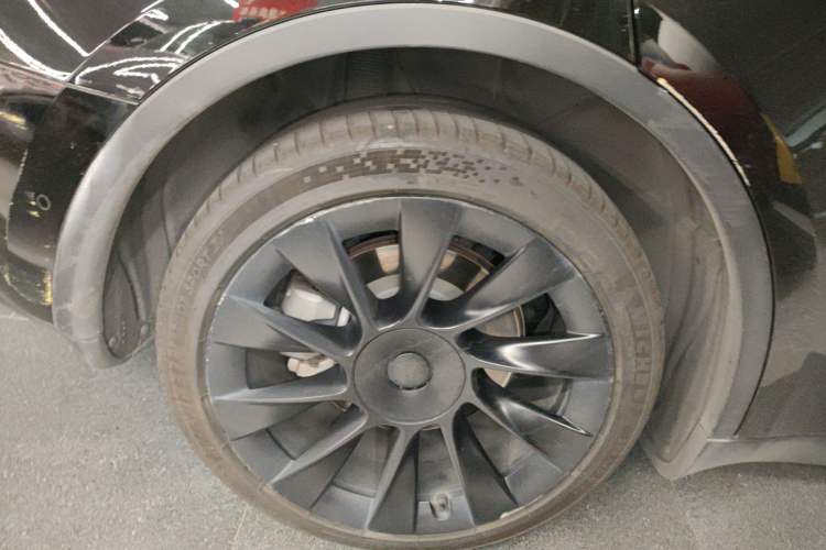 Used Tesla Model Y 2021 Long-Range All-Wheel-Drive Version 3D7