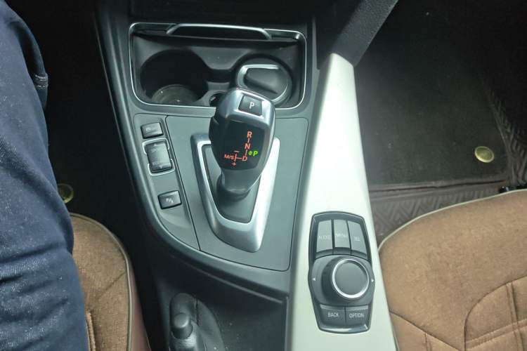 Used BMW 3 Series 2016 320Li Ambition Model
