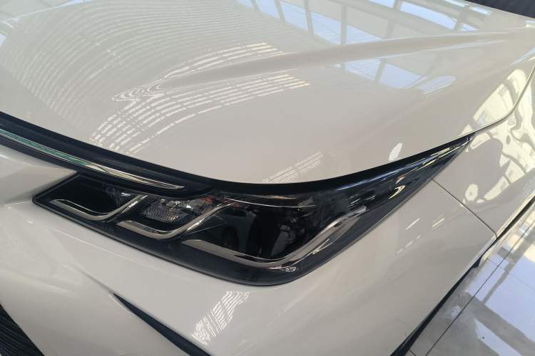 Used Toyota Corolla 2021 Dual-Motor 1.8L E-CVT Elite Edition
