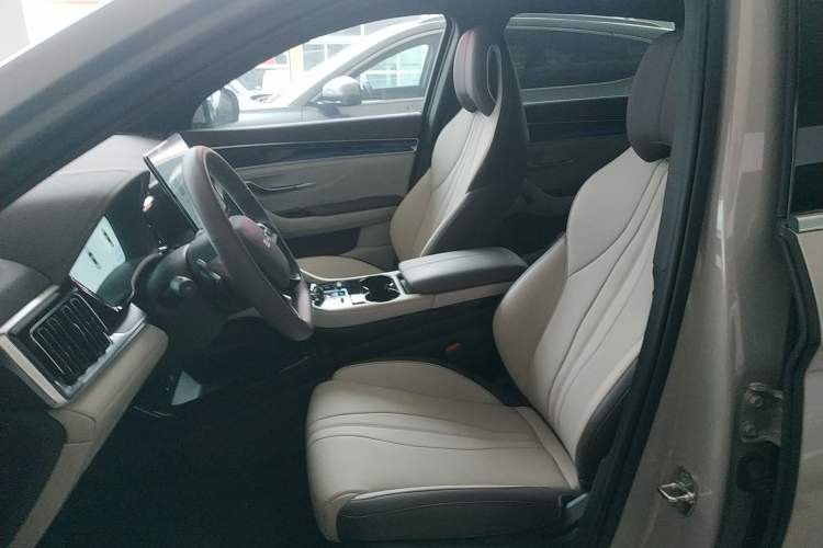 Used BYD Song PLUS New Energy 2025 DM-i 160KM Flagship Model
