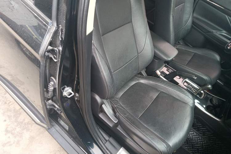 Used Mitsubishi Outlander 2017 2.0L Two-Wheel Drive Glory Edition 5 Seats
