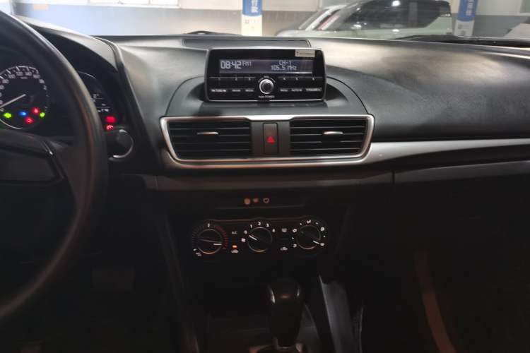 Used Mazda Mazda 3 Axela 2017 Sedan 1.5L Automatic Comfort Model Emission Standard China V

