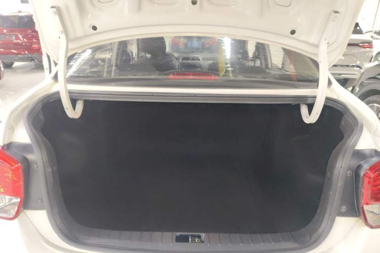 Used Hyundai Verna 2017 1.4L Automatic YueXiang Edition China V-standard
