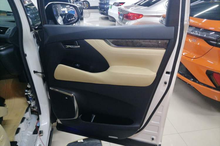 Used Toyota Alphard 2020 Dual-Engine 2.5L Prestige Edition
