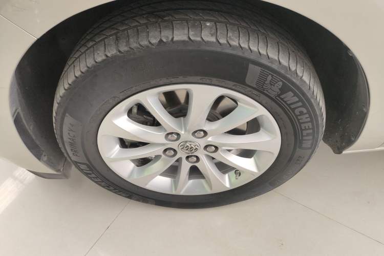 Used Buick GL8 2017 ES 28T Comfort Model China V Standard
