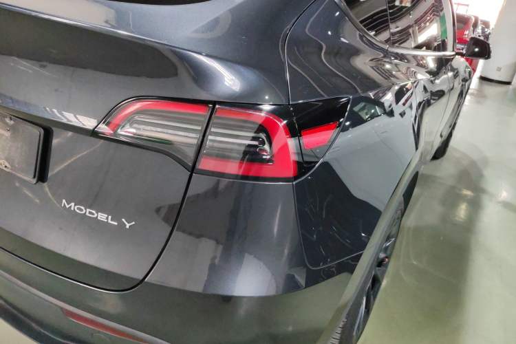 Used Tesla Model Y 2024 Long-Range All-Wheel-Drive Version
