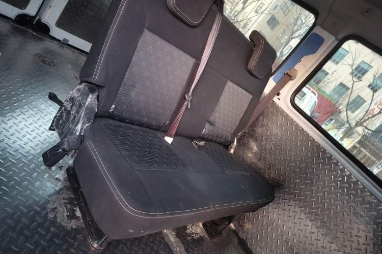 Used SAIC MAXUS Xintu V80 2023 2.0T Manual Classic Aoyuntong Power Version Short Wheelbase Ultra-Low Roof 5/6-Seater