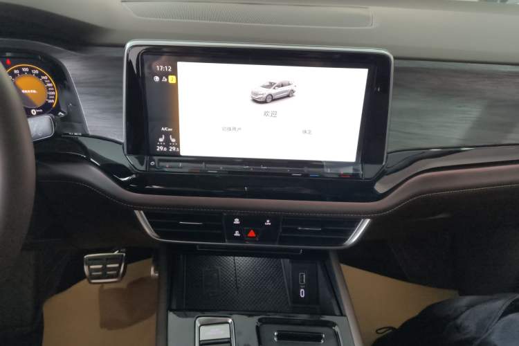 Used Volkswagen Viloran 2024 380TSI Premium Edition
