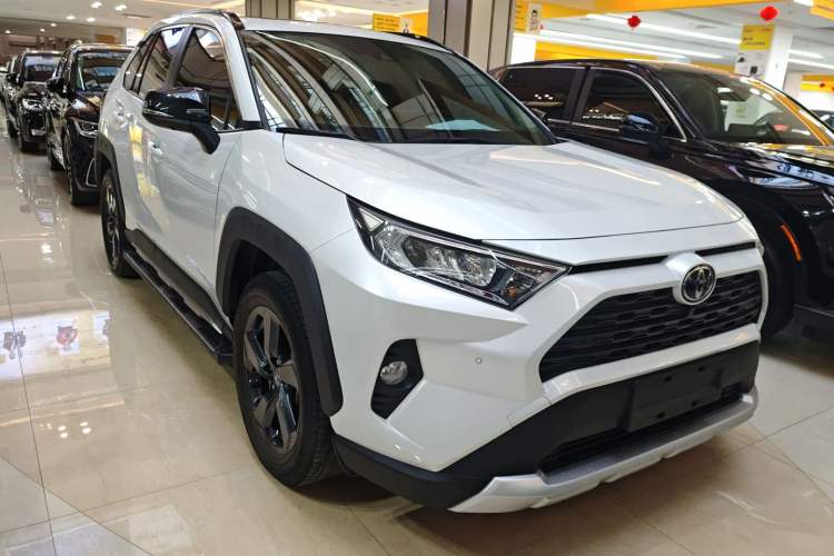 Used Toyota RAV4 2022 2.0L CVT 4x4 Style Plus Edition
