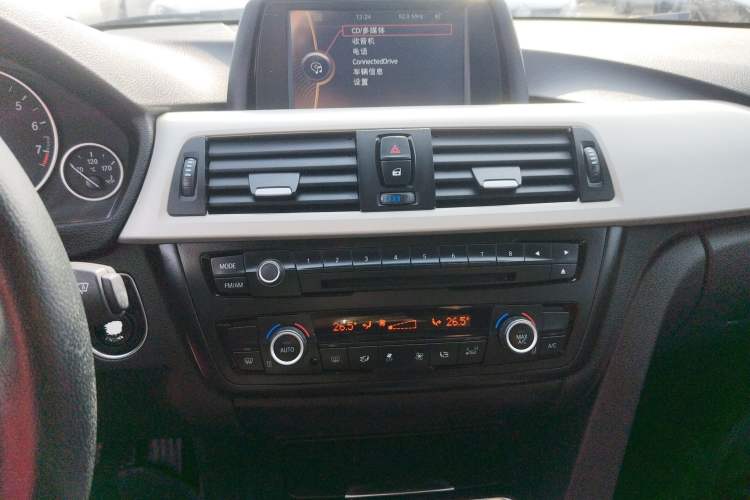 Used BMW 3 Series 2014 320Li Fashion Model
