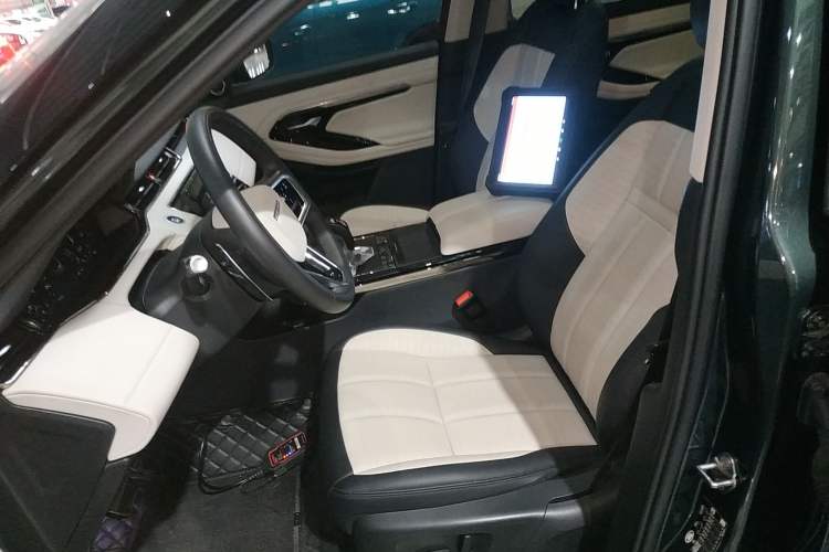 Used Land Rover Range Rover Evoque 2021 Range Rover Velar L 249PS R-Dynamic First Edition
