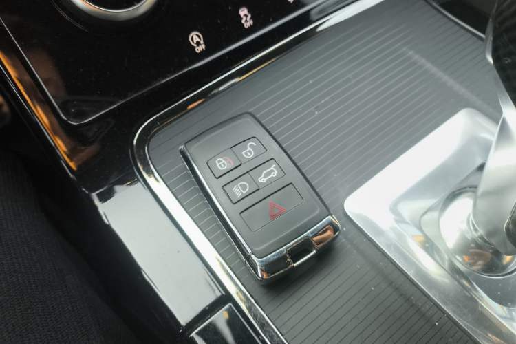 Used Land Rover Range Rover Evoque 2020 249 PS R-DYNAMIC S Sport Edition
