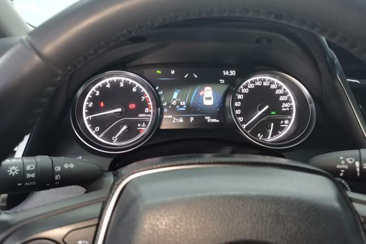 Used Toyota Camry 2021 2.0G Luxury Edition
