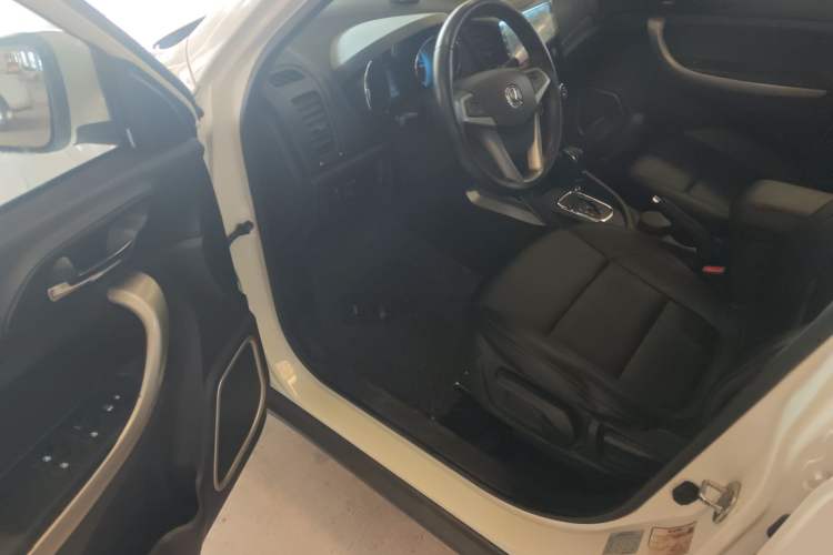 Used Changan CS35 2014 1.6L Automatic Luxury Model China IV Standard
