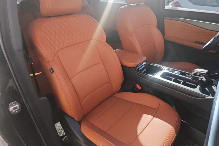 Used Geely Auto Haoyue L 2024 2.0T DCT Flagship Version
