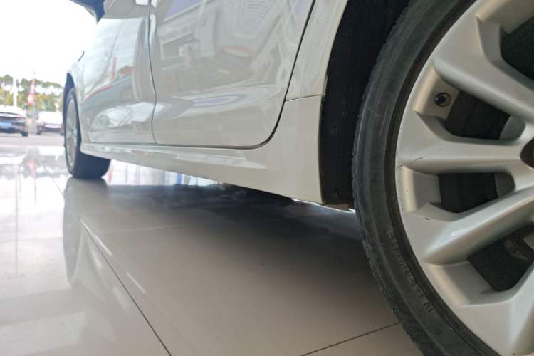 Used Toyota Corolla 2021 Dual-Motor 1.8L E-CVT Elite Edition
