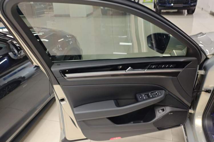 Used Volkswagen Phideon 2018 Revised Version 380TSI Two-Wheel Drive Business Edition