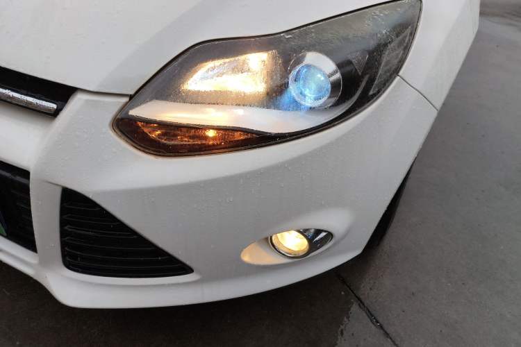 Used Ford Focus 2012 Hatchback 1.6L Automatic Fashion Edition
