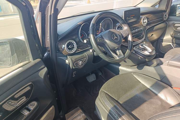 Used Mercedes-Benz V-Class 2018 V 260 Avantgarde Edition China V
