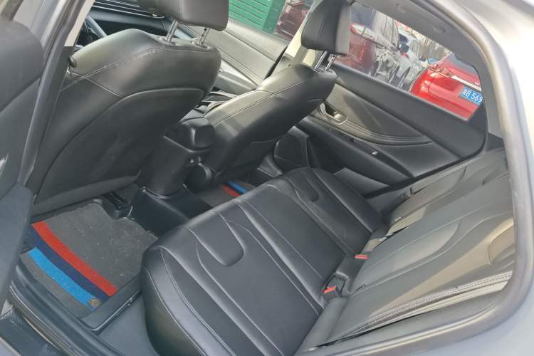 Used Hyundai Elantra 2021 1.5L CVT LUX Prestige Edition
