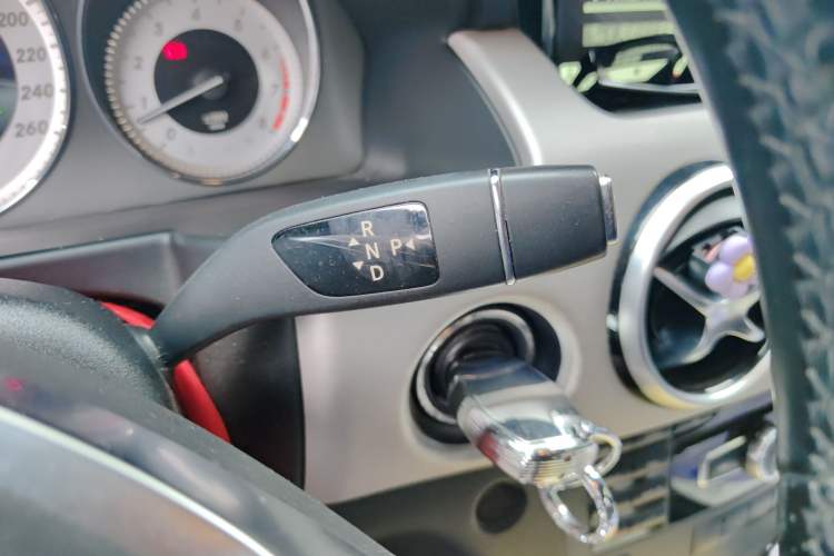 Used Mercedes-Benz GLK-Class 2015 GLK 260 4MATIC Fashion Edition Ultimate Version
