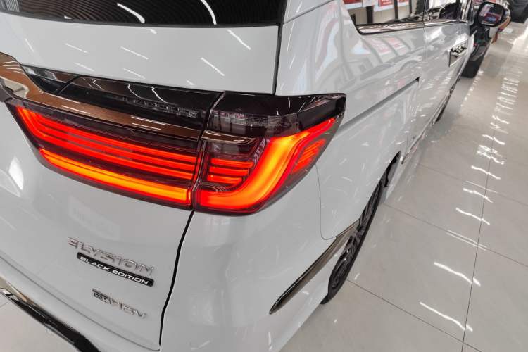 Used Honda Elysion 2024 2.0L eHEV Luxury Edition
