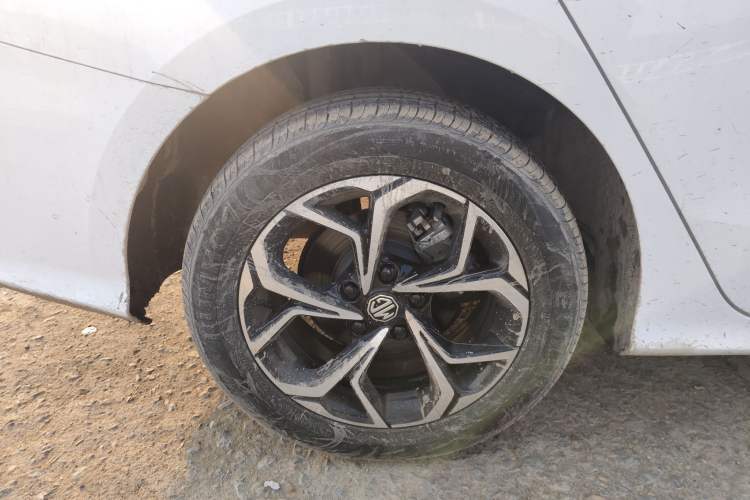 Used MG 5 2023 180 DVVT CVT Luxury Edition
