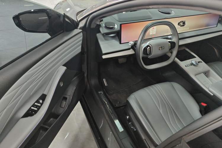 Used  E8 2024 665 km Range Rear-Drive Starship Intelligent Driving Version