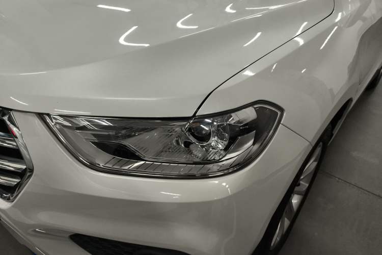 Used Haval H2 2018 Blue-Label 1.5T Dual-Clutch Two-Wheel-Drive Luxury Model
