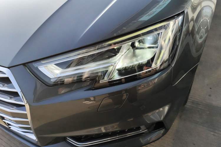 Used Audi A4L 2019 40 TFSI Ambition China VI
