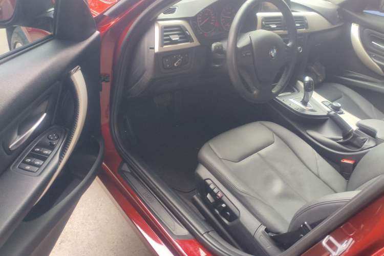 Used BMW 3 Series 2015 320i Luxury Line Stylish Edition
