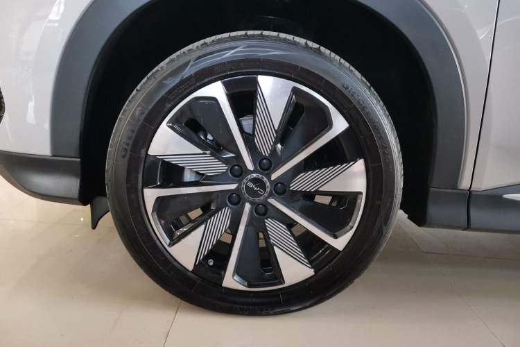 Used BYD Song PLUS New Energy 2025 EV 520km Luxury Version
