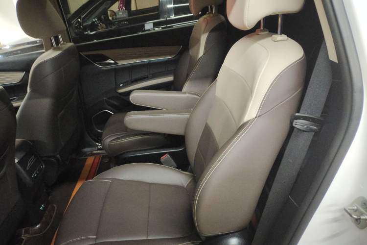 Used BYD Song MAX New Energy 2022 DM-i 105KM Executive Edition
