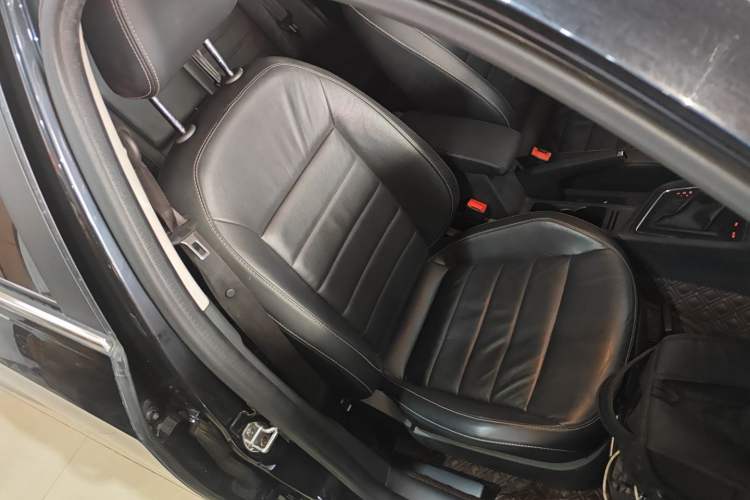 Used Volkswagen Lavida 2017 1.6L Automatic Comfort Edition
