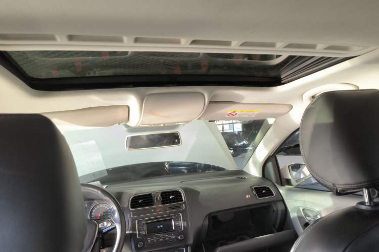 Used Volkswagen Polo 2016 1.6L Automatic Comfort Model
