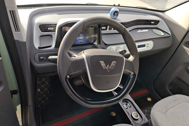 Used Wuling Hongguang MINIEV 2021 Macaron Fashion Model Lithium Iron Phosphate
