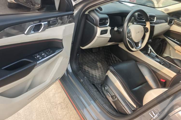 Used Lynk & Co 02 2018 1.5T DCT Two-Wheel Drive Zhaopu Version China V Standard
