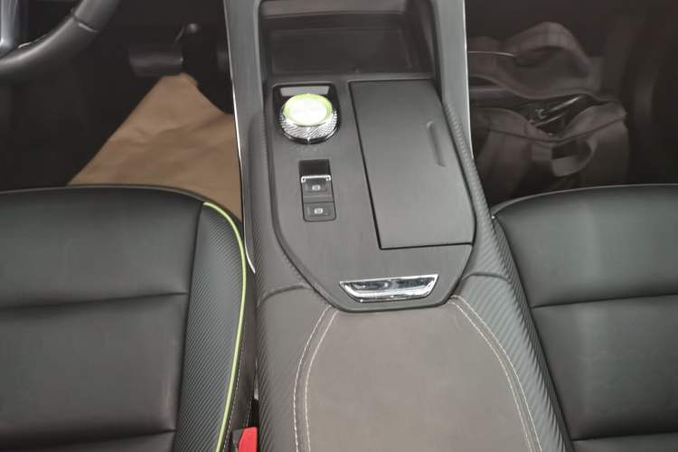 Used Haval H6S 2022 2.0T Two-Wheel Drive ZhiRun Version
