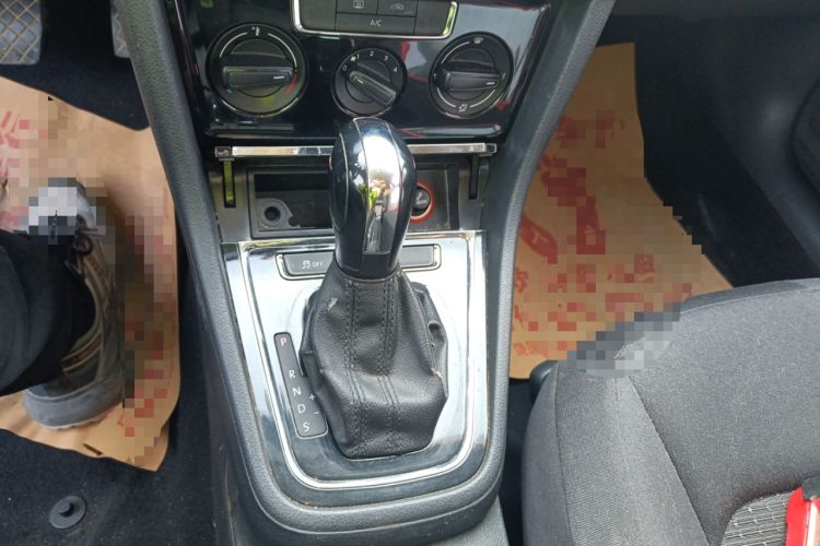 Used Volkswagen Bora 2014 1.6L Automatic Fashion Model
