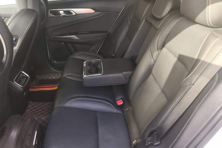 Used Lynk & Co 01 2019 2.0T Two-Wheel-Drive Pro Version China VI Standard
