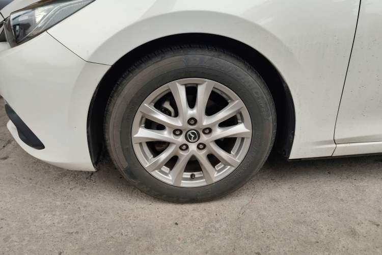 Used Mazda Mazda 3 Axela 2014 Sedan 1.5L Manual Comfort Model
