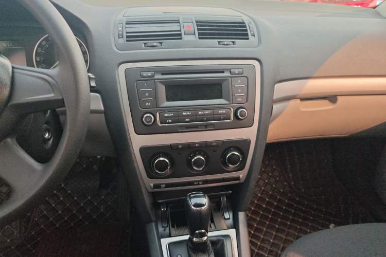 Used Skoda Octavia 2014 1.6L Automatic Yijie Edition
