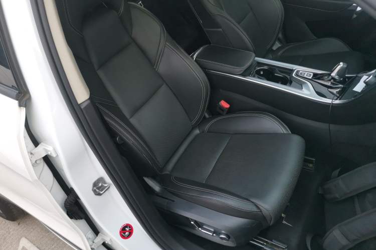 Used Lynk & Co 01 2019 2.0T Two-Wheel-Drive Pro Version China VI Standard
