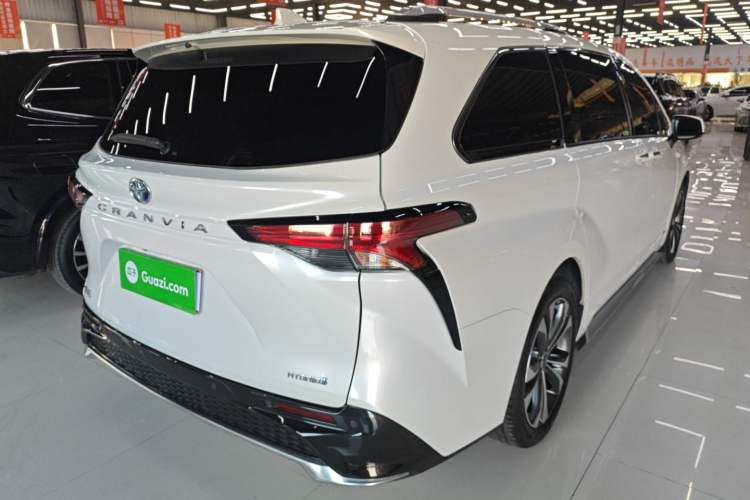 Used Toyota Granvia 2023 2.5L Hybrid Prestige PLUS Edition
