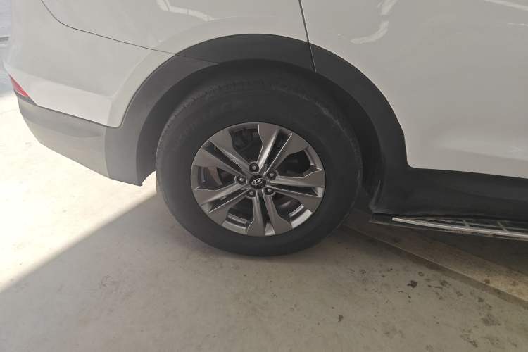 Used Hyundai Santa Fe 2015 2.0T Automatic 4x4 Smart 7-Seater