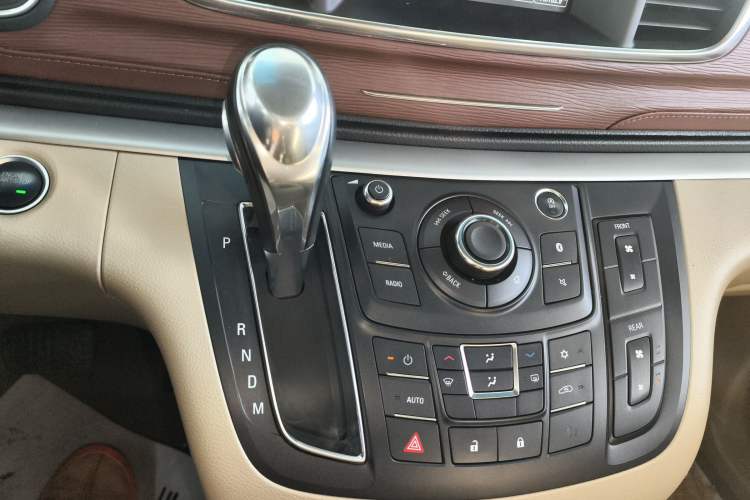 Used Buick GL8 2018 28T Luxury Model China VI Standard