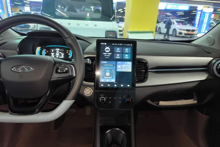 Used Chery Little Ant 2022 300 000 Yuan "Ant Fan" Edition "Extra Sweet" Version Lithium Iron Phosphate 29.2 kWh 30 kW 301 km