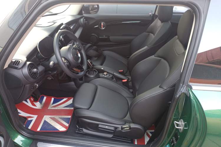 Used  MINI 2021 1.5T COOPER Classic Edition