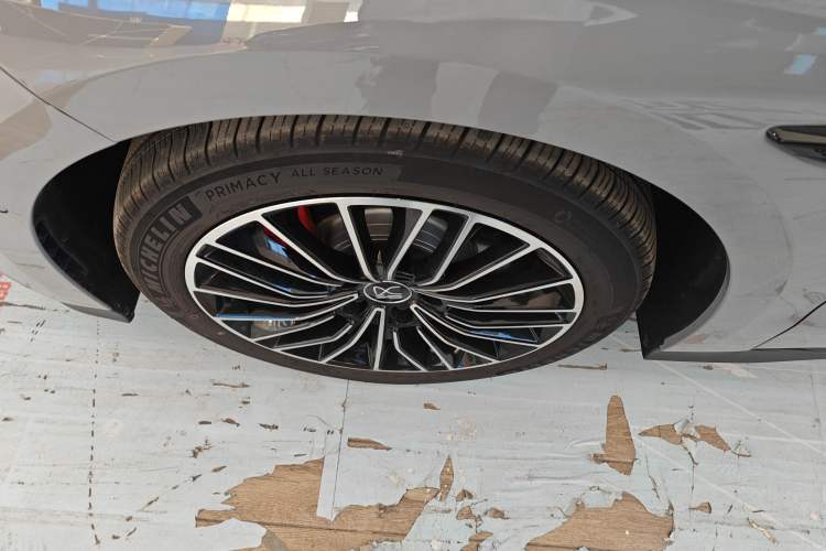 Used BYD Han 2025 EV with 701 km of Laser Radar-Enabled Intelligent Driving
